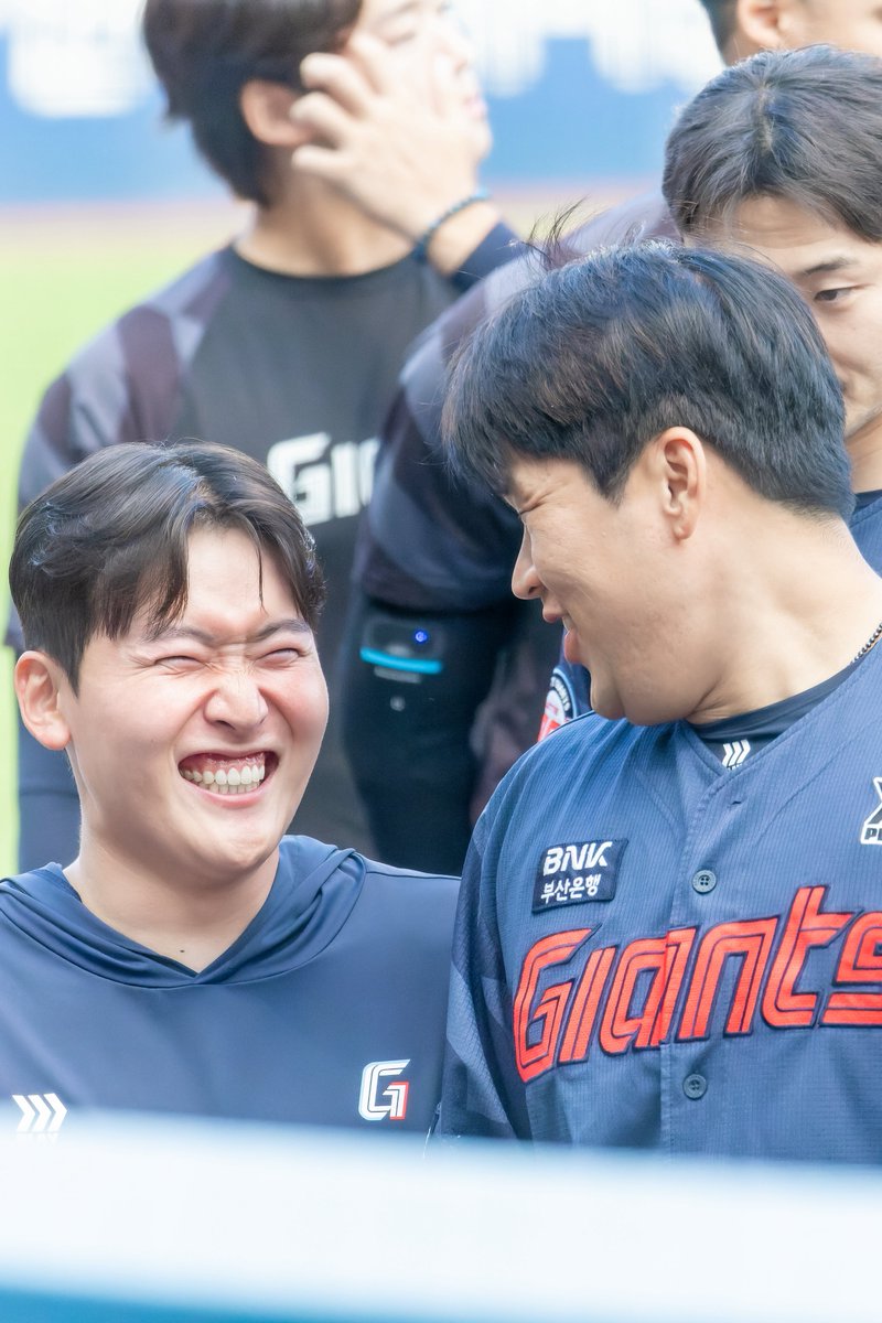 owlwaysplay's tweet photo. 대체 5/29에 무슨 신나는 일이 잇엇던 걸ㄲㅏ https://t.co/jqcTUsWl9w