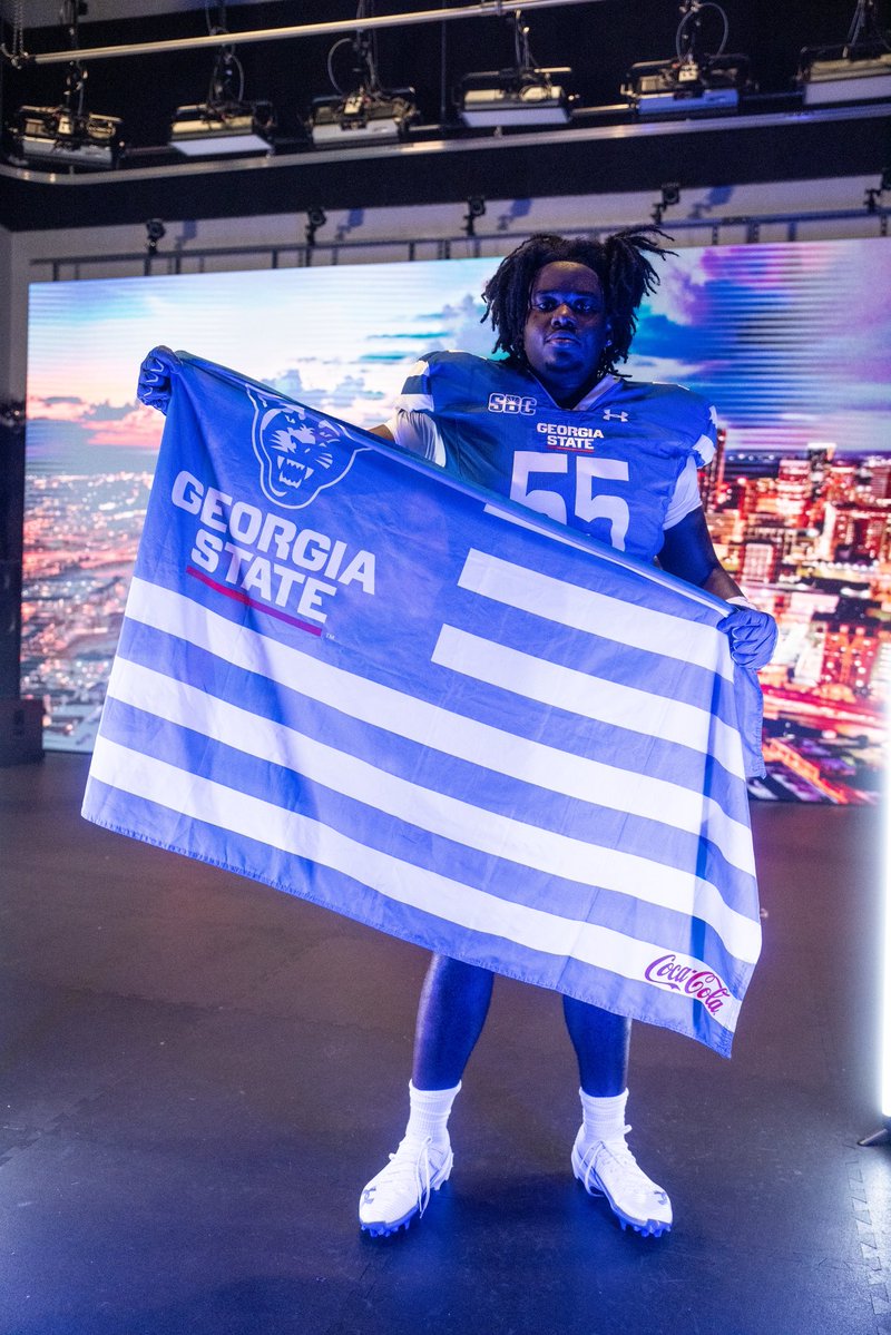official_bigCW's tweet photo. State Way❓❓❓
@DellMcGee @CoachHenDo88 @CoachCasey_ @RecruitGAState @leakbryant @CoachScales @jwindon35 @TomLoy247 https://t.co/QyIyJ9GLaN