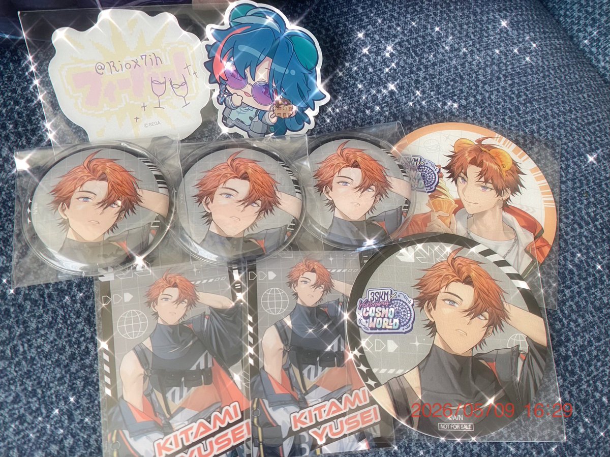 Riox7ih's tweet photo. コスモワールドコラボでの💜🧡グッズが若干数手元にあるのでこちらうちわ、カー��、コースター、チケットの中かランダムでおひとつ無償でオマケとして付けさして頂きます🙇‍♀️
💜に関しましては月組カードもあるので宜しければ！
不要な方はお伝え頂ければオマケ無しでも対応可能です⭕️ https://t.co/20nRjuh3uW