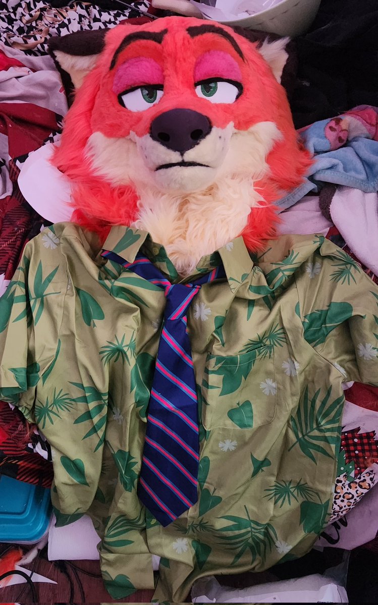 ZappFox's tweet photo. New fursuit reveal!

Funny lookin handsome orange dog thing. 🦊🧡

#zootopia #nickwilde https://t.co/5twFDeqtub