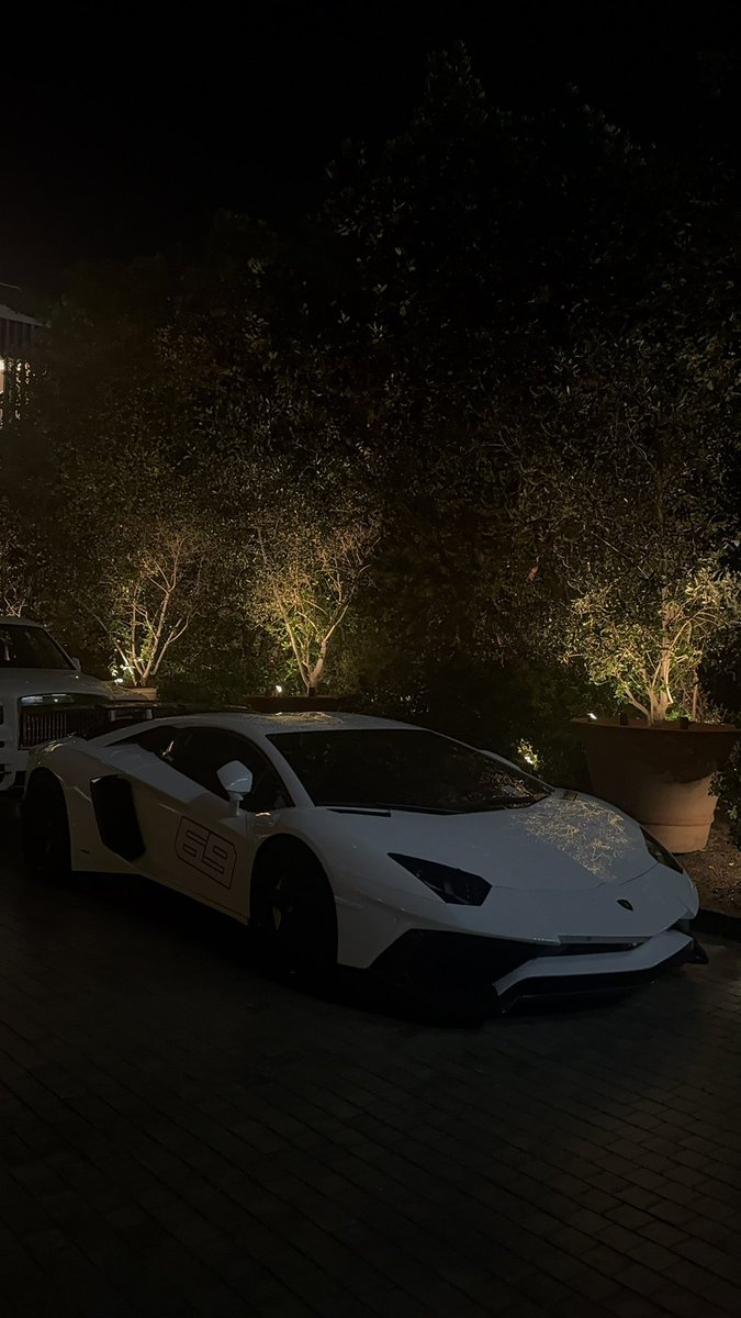Mattsbtc's tweet photo. #lambo 69 https://t.co/k3eEOmeaDW
