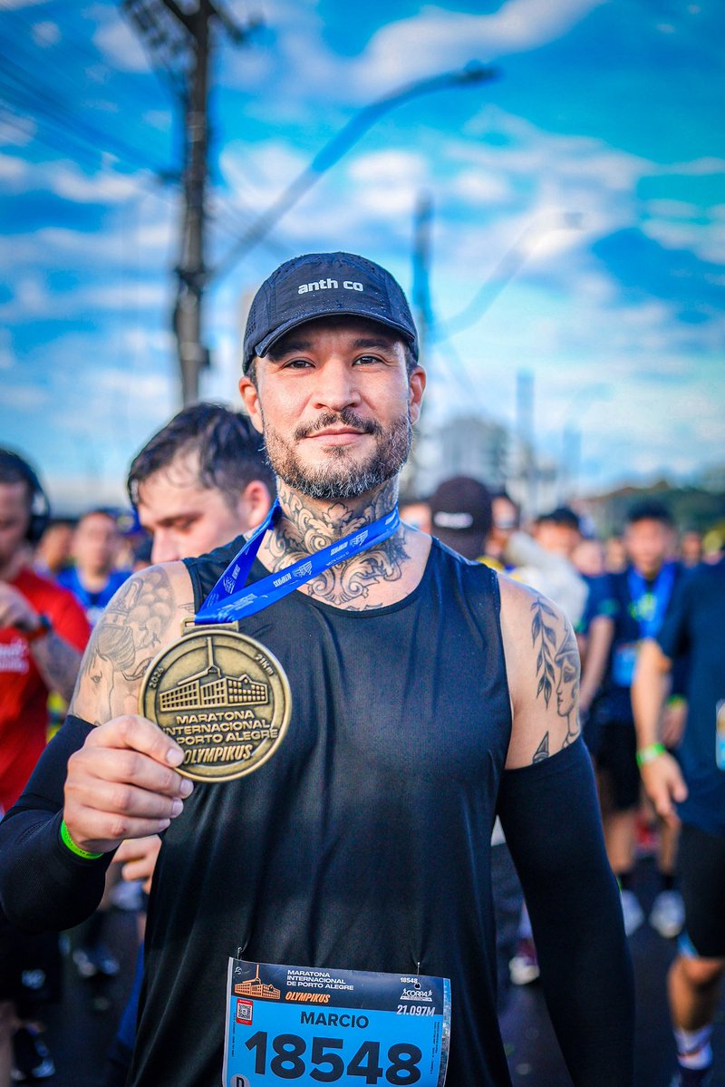 _emisete's tweet photo. Que experiência incrível.
Agora sou meio maratonista 😁
Que loucura! https://t.co/WIXdEK49V1