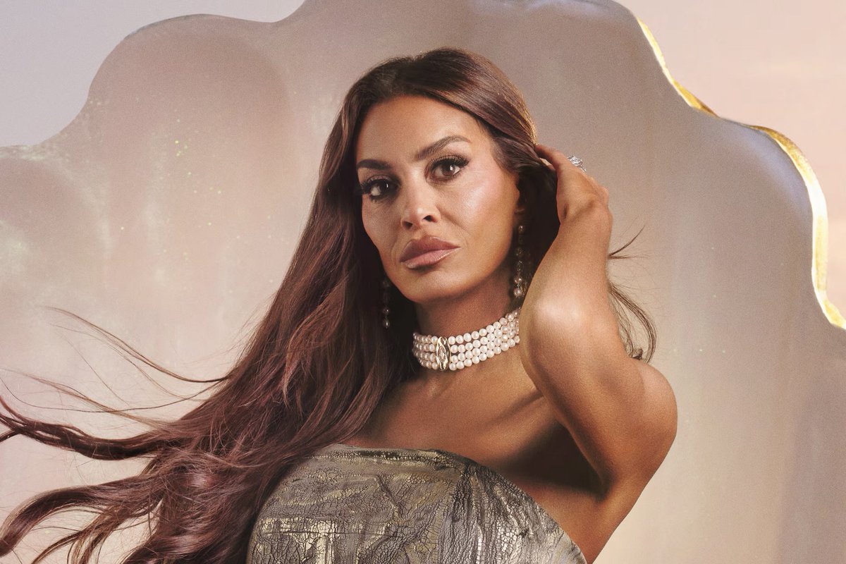 BravoByKaeleb's tweet photo. one thing i’m noticing about liz that she’s not really the fan favorite anymore… alicia is now the people’s princess

liz has officially and COMPLETELY lost me #RHORI https://t.co/QhYJ1tukJe