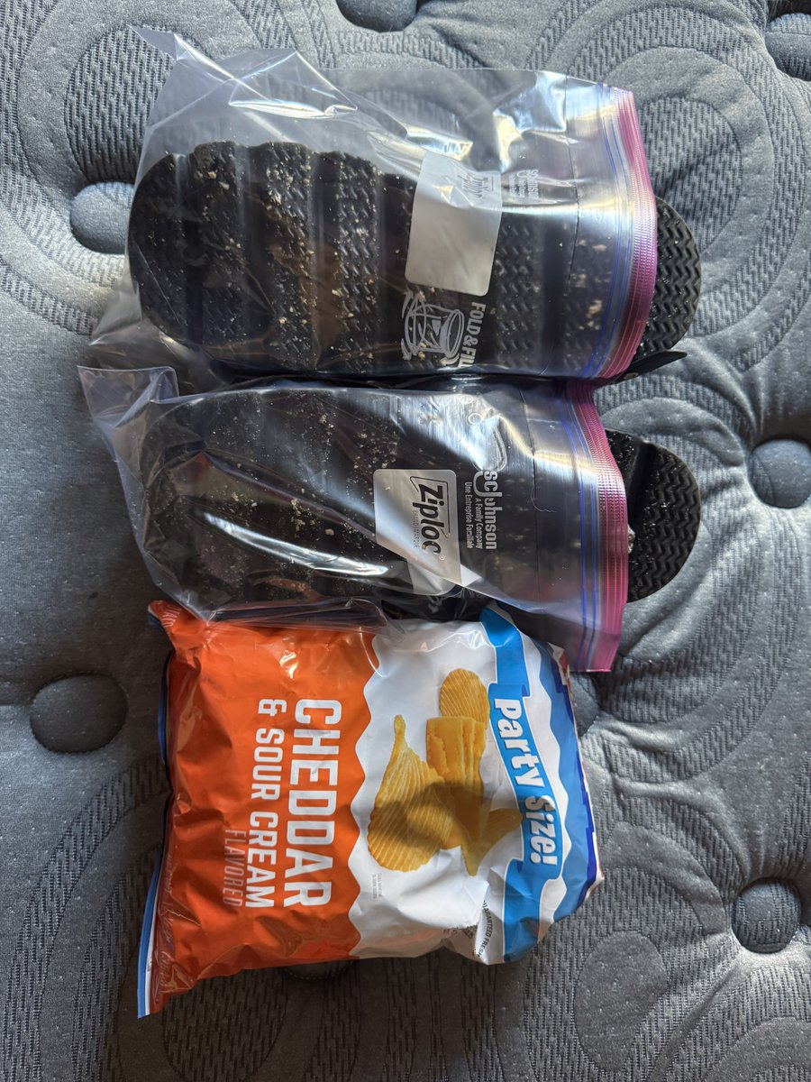 kjsdiary444's tweet photo. 🦋Goddess KJs cleaning services:
Sour cream and cheddar potato chips 

Let’s see how long it takes him to clean them properly and send them back https://t.co/HUElcbYtdx