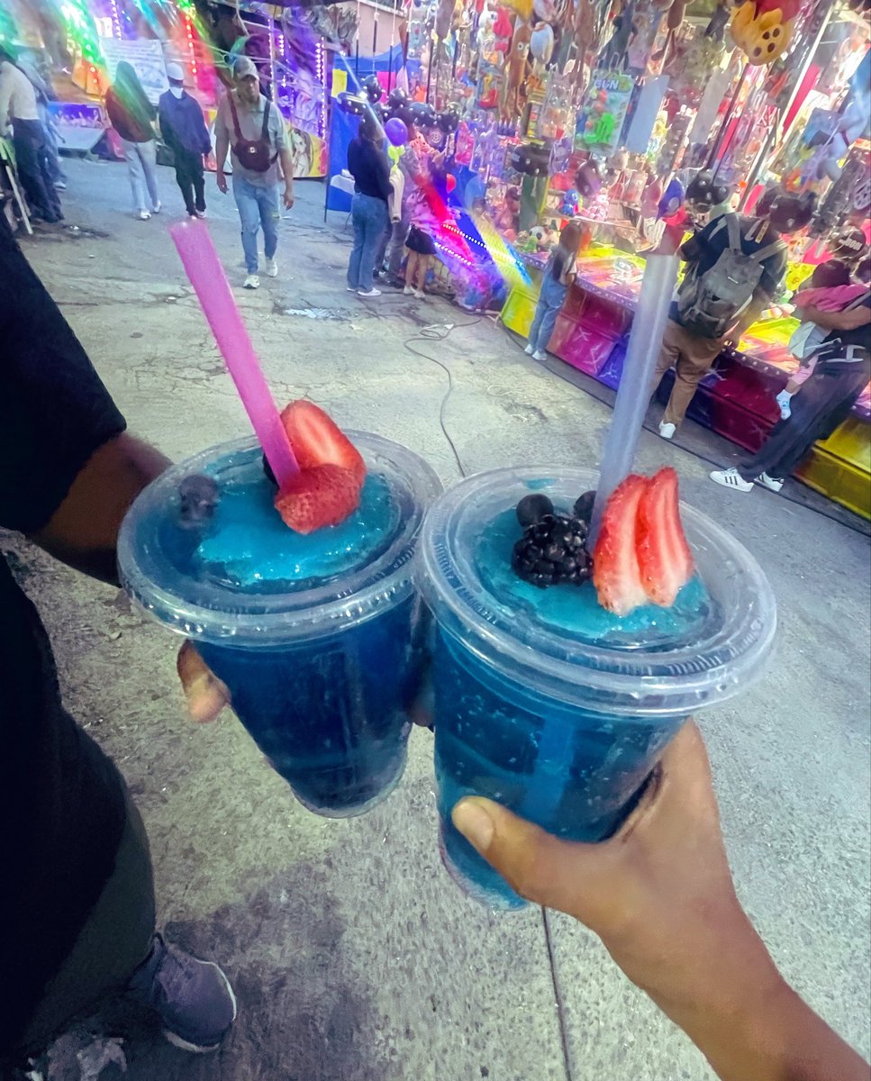 Bullranito's tweet photo. Domingo de feria. https://t.co/CS6qi3LFyA