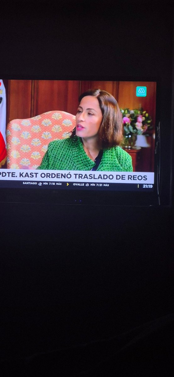 facho1976's tweet photo. @meganoticiascl
@joseantoniokast  esta infeliz de
#ConstanzaSantaMaría es una periodista totalmente ideologizada, le habla al presidente con rabia, eres una hija de puta que solo tiene que hacer su trabajo https://t.co/7dWkdqbwx7