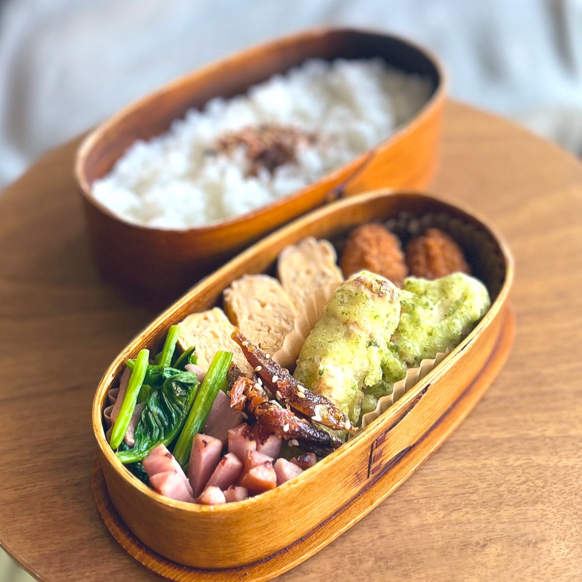 marumaruben's tweet photo. 20260601⭐︎お弁当392日目

メンチカツ
ち���わの磯辺揚げ
玉子焼き
ほうれん草とハムのソテー
ソーセージ
わかさぎ甘露煮

昨夜お茶を作り忘れ、水筒を持たせられず…
こんな暑い日なのになー
飲み物買ってもすぐぬるくなるよね

#高校生弁当 #息子弁当 #お弁当記録 #わっぱ https://t.co/PUofoR278Y