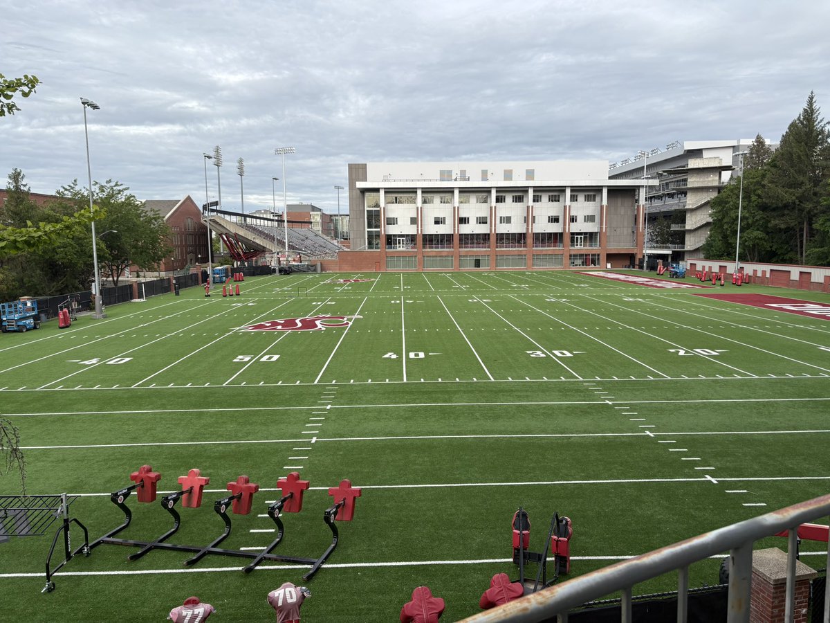HayesSawyer21's tweet photo. Had a great time at camp today got to compete in front of some great coaches 
@2mattmiller @AndyBelluomini @WAzzuCoachGreen @PrepRedzoneWA @BrandonHuffman @jeffscoma https://t.co/hEs9PkU3TY