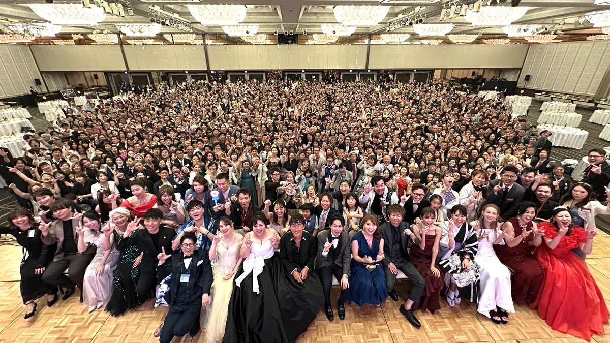 amamiyanyao's tweet photo. 2100人の７時間に渡るセレモニー・パーティの司会・進行を務め上げて参りました。あまみやを探せ！！ https://t.co/4kfbIxqXgj