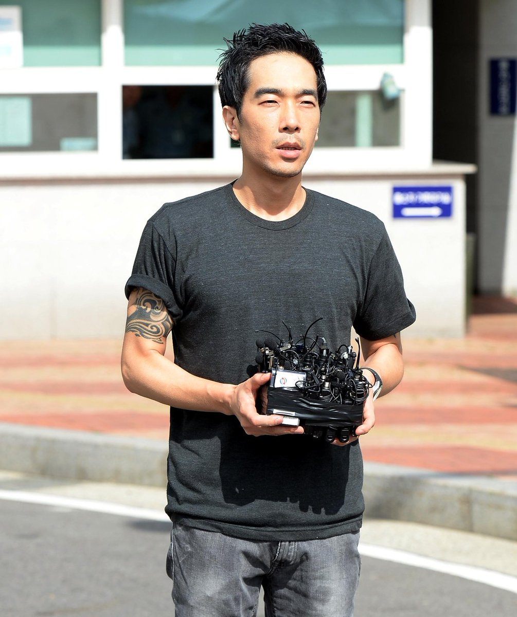 heemiiiin000's tweet photo. 대한민국 성범죄 연예인 레전드들

- 정준영 (가수): 불법 촬영물 제작·유포, 집단 성폭행 등으로 징역 6년 선고 (2019).
 
- 최종훈 (FT아일랜드 전 멤버): 집단 성폭행 등으로 징역 5년 선고 (2019)

- 고영욱 (전 룰라 멤버): 미성년자 성폭행·성추행으로 실형, 전자발찌 착용 사례.

- NCT 태일 (전 멤버): 2025년 관광객 강간 등으로 징역 3년 6개월 선고