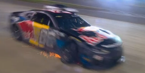 ZilischHive's tweet photo. We crashed with 18 to go in the stage. It's in the garage.

#ZilischHive #NASCAR https://t.co/G5fTt30zuZ