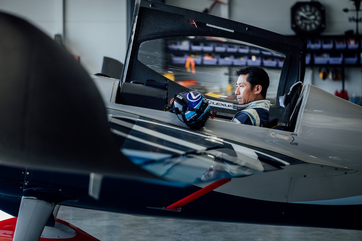 lexus_airracing's tweet photo. 勝利のために。チーム一丸となって、世界の頂点に挑む。
目指すは「王座奪還」。

(c)Miho HARADA PATHFINDER

#AIRRACEX #エアレース #LEXUSPATHFINDERAIRRACING https://t.co/diCdCTU9gB