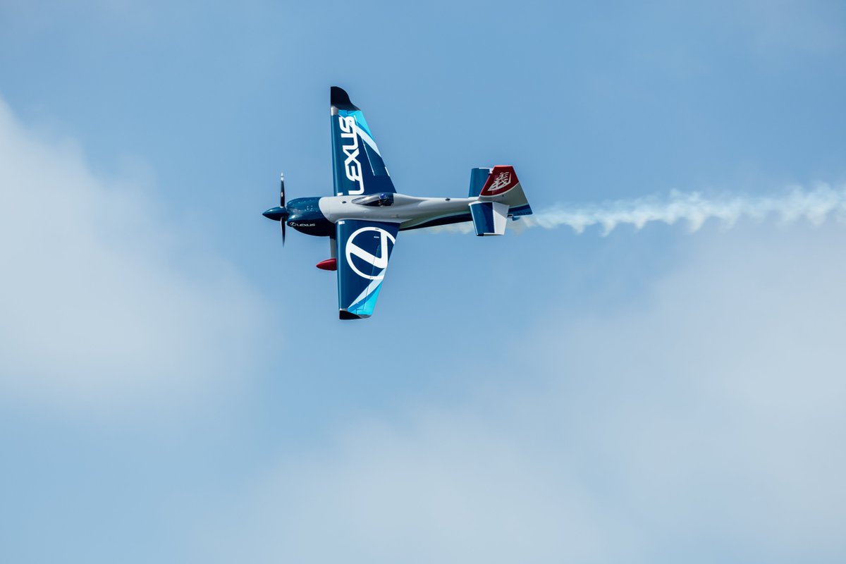 lexus_airracing's tweet photo. 勝利のために。チーム一丸となって、世界の頂点に挑む。
目指すは「王座奪還」。

(c)Miho HARADA PATHFINDER

#AIRRACEX #エアレース #LEXUSPATHFINDERAIRRACING https://t.co/diCdCTU9gB