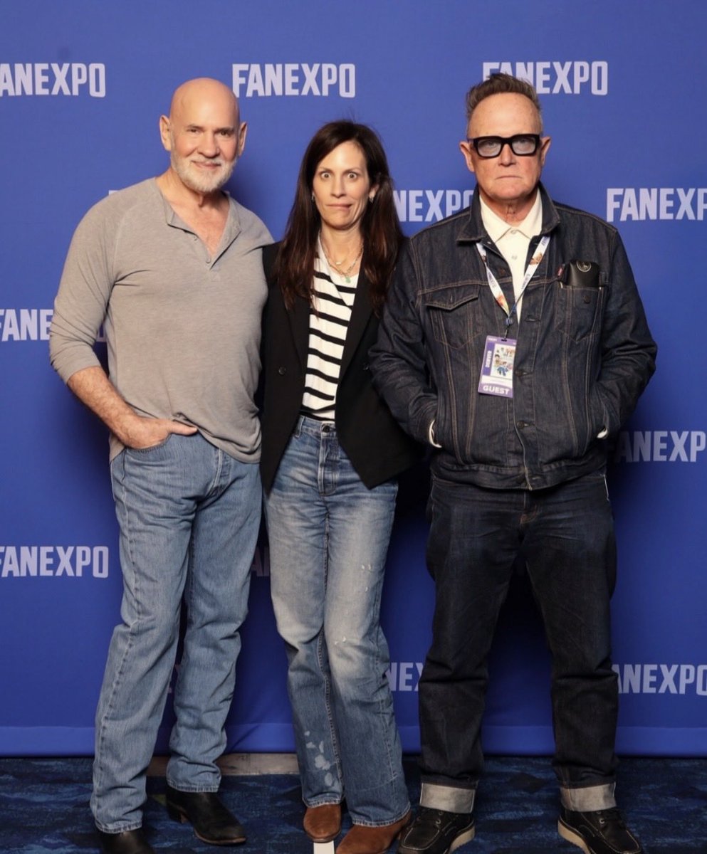 robertpatrickT2's tweet photo. A completely normal group with absolutely no unresolved alien trauma. 😂🛸 #thexfiles 

Had one hell of a time at FAN EXPO Denver. Huge thanks to the entire @fanexpodenver crew and everybody who came out to see us. Y’all made this weekend just amazing! https://t.co/XuTyleNfUV