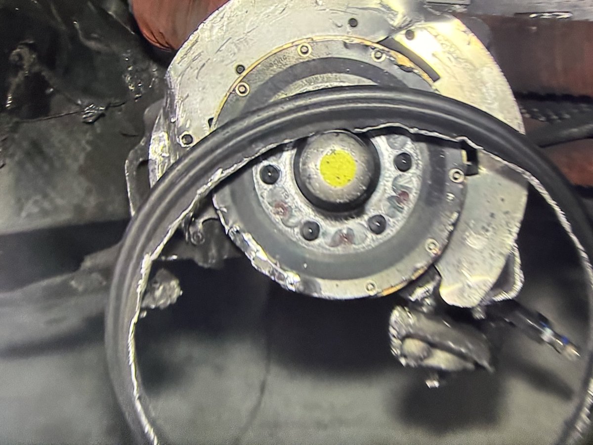 nascarcasm's tweet photo. The footage @SportsonPrime is getting of this wheel is incredible. Great, informative attention being paid to this caution. You can practically smell this image. #NASCAR https://t.co/k7JKVmtIba