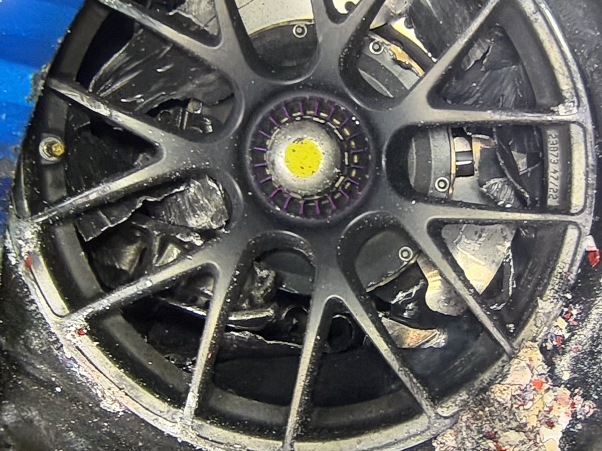 nascarcasm's tweet photo. The footage @SportsonPrime is getting of this wheel is incredible. Great, informative attention being paid to this caution. You can practically smell this image. #NASCAR https://t.co/k7JKVmtIba
