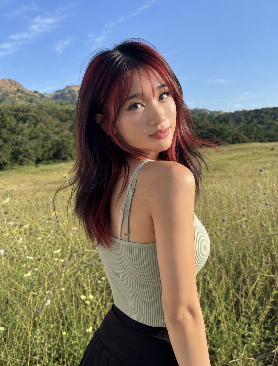 ChenLexiii's tweet photo. Hows the view? https://t.co/z5DYFAufJv