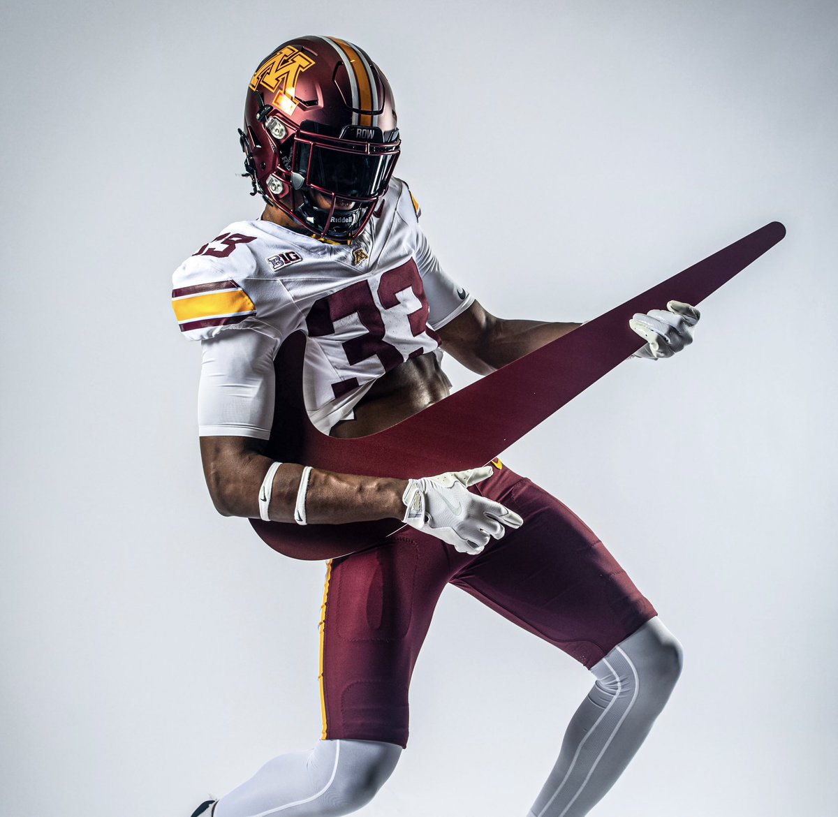 IfeEmedobi's tweet photo. SKI-U-MAH⁉️ #NotCommitted #RTB #SkiUMah #GoGophers @GopherFootball @Coach_Fleck @NSchroeder412 @_cgallagher @coachstanard @Coach_CJRobbins @CoachNJ_Monroe @Coach_DCollins @Coach_MikeScott @Minnesota247 @RyanBurnsMN @DylanCCOn3 @SWiltfong_ @AllenTrieu @LemmingReport @TomLoy247 @GregSmithRivals @adamgorney @RivalsHS @RTBRecruiting @Gophers247 @GopherSports @IndianaPreps @Coach_r0zaay @Dre_Muhammad @TractionAp @Coach_Esq @TonyLiebert