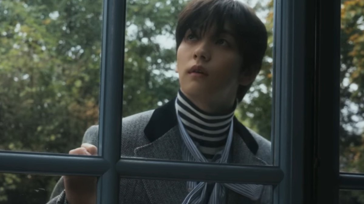 pagesoftxt's tweet photo. beautiful stranger (2025) || dream hours (2026) https://t.co/4UHMRCR3gL
