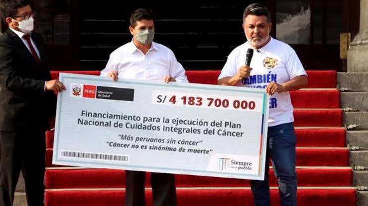Karblack111's tweet photo. Roberto Sánchez inicia su discurso mencionando a los niños, cuando su aliado Pedro Castillo engañó a los niños con cáncer.
Que nunca se nos olvide.

#DebatePresidencial https://t.co/HqhznsZ3gY