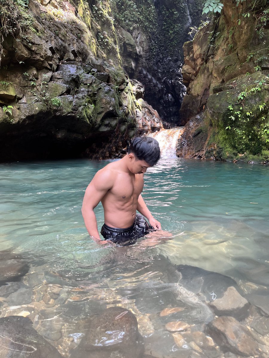 kopidansenjaa's tweet photo. p adu foto di air terjun https://t.co/dQVaM2qmY7