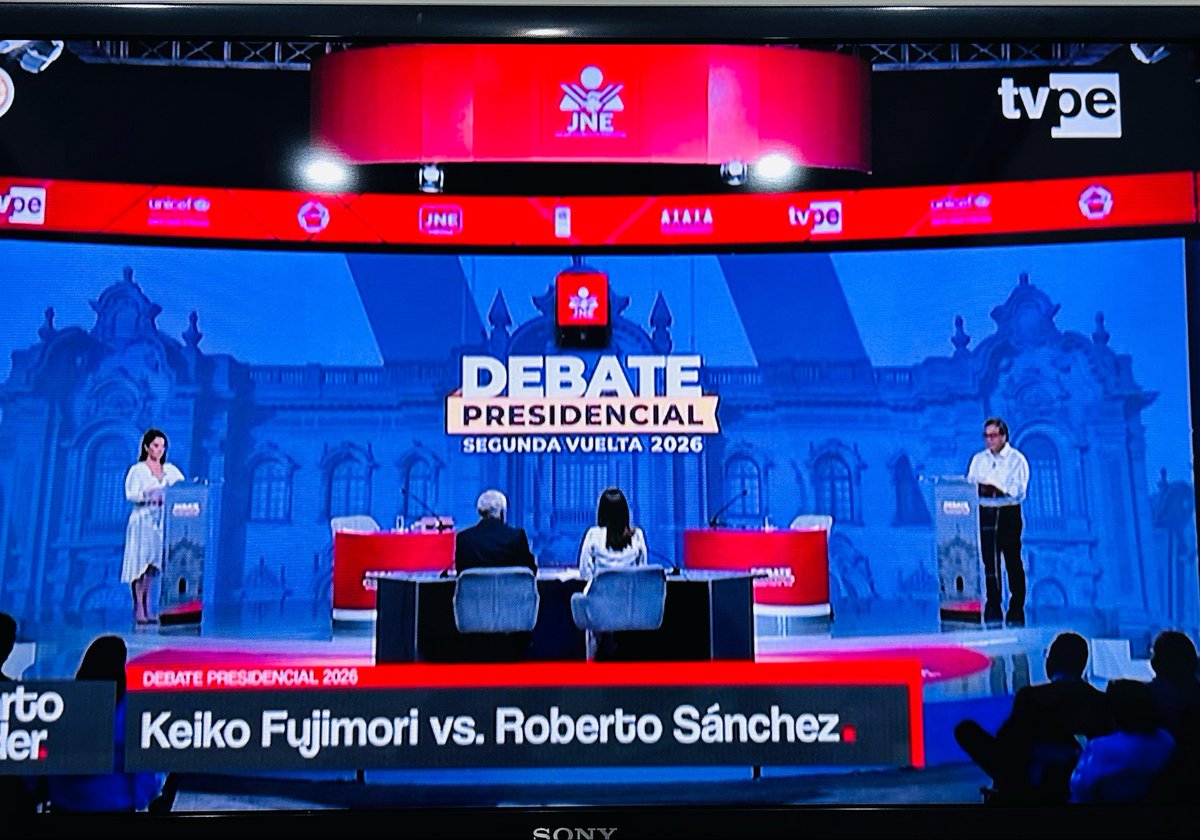 mSotoFlorian's tweet photo. #debatepresidencialperú 
Hasta ahora son los moderadores y las cuñas, que luego son reprendidas por los moderadores los que más tiempo consumen. 

Tienen que parar. 
Déjennos escuchar a los candidatos. https://t.co/PzxhzH0AtK