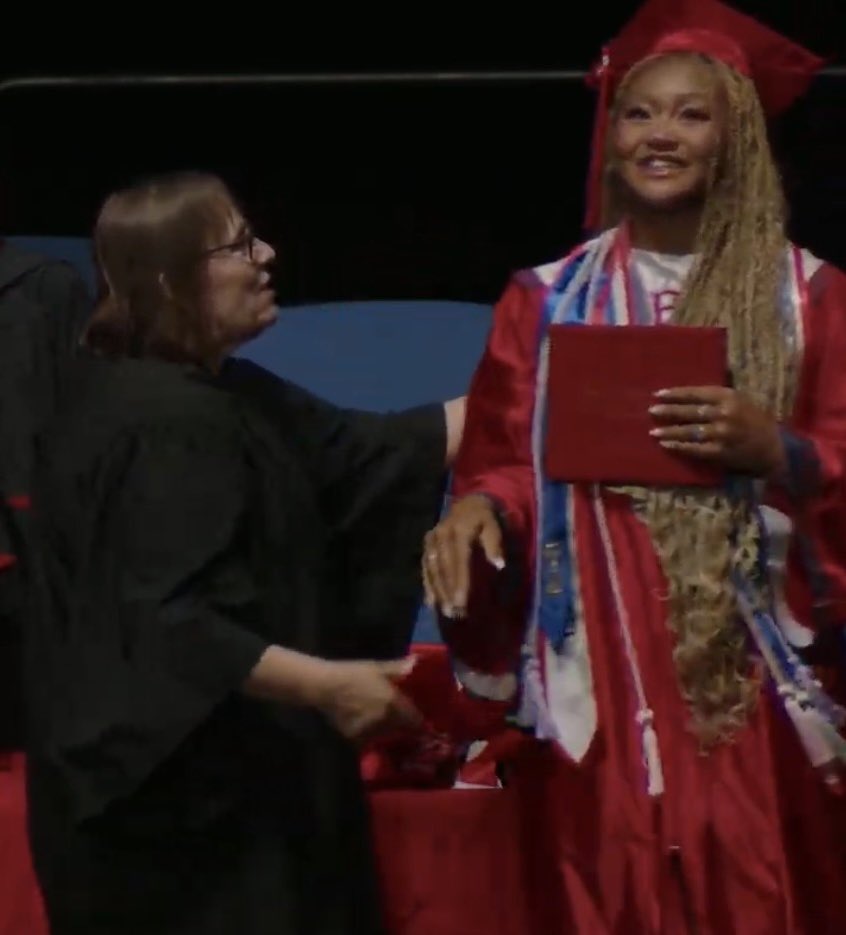 godisright's tweet photo. Congratulations to @CydneyDavis5 for graduating from Bel Air HS today. https://t.co/4LFkUN9c80