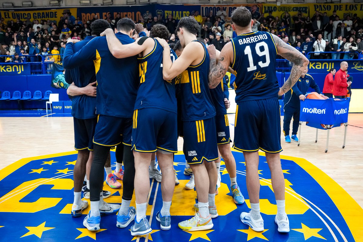 TripleXeneize's tweet photo. ❌ TERMINÓ LA TEMPORADA DE BOCA (83-94)

🔹Y fue derrota nomás, pero con la frente en alto. Quimsa fue el mejor equipo en el balance de estos cuatro partidos y es un justo finalista de la Liga Nacional. Tuvo niveles individuales demenciales, difíciles de mantener durante tanto tiempo 🙄

🔸 Partidazo de Smith: 22 puntos, 64% de campo y mucha actitud. Pipi Barreiro, otro destacado con un doble-doble de 18p y 12r.

🙌🏽 Gracias a todos por acompañarnos en una nueva temporada del club más lindo del mundo 💙💛 No podríamos hacerlo sin ustedes!

📸 @BasquetBocaJrs