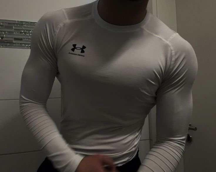 Fransjunior00's tweet photo. Back and bicep day🦍 https://t.co/Uah3Z4lX05