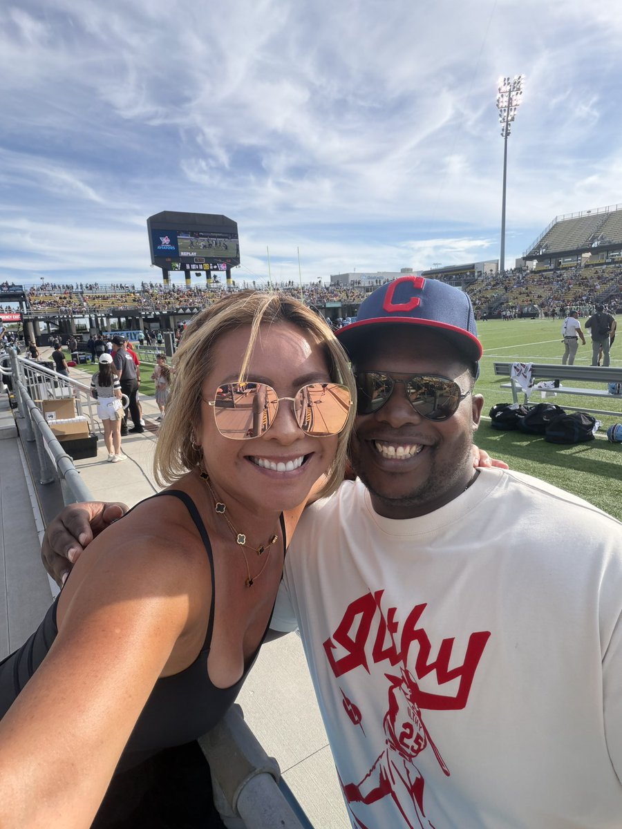 asianposh2022's tweet photo. Season is done @UFLAviators ! Glad I got to meet @OhioStateFB greats Coach @TedGinnJr_19 &amp; @Br_Browning of @BleavinBuckeyes ! Missed you @ChimChek :) https://t.co/O1kKHv4Lwu