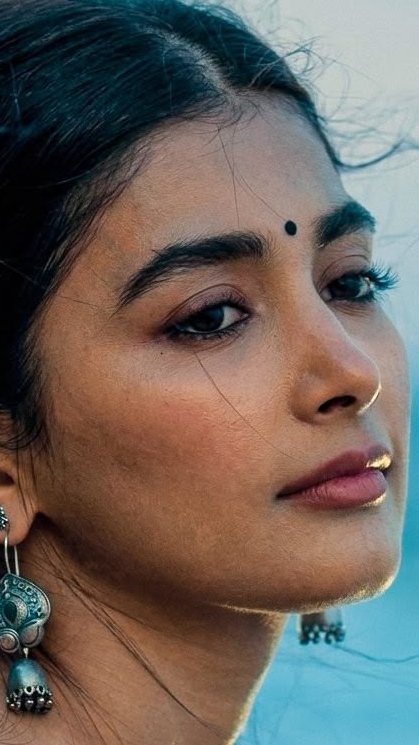 melody_avanti's tweet photo. Queen Pooja Hegde turns 35 this year and is still slaying every industry! 📷
From beauty pageants to pan-India stardom🔥

Here's why we adore her. A thread 🧵 https://t.co/HVWTOqnZhr