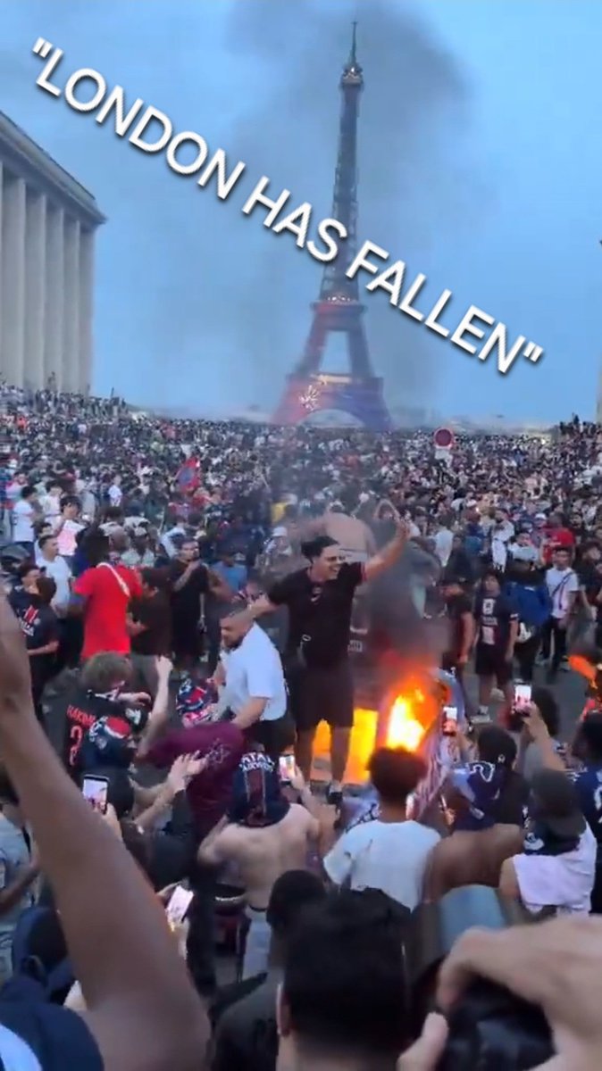 clarencearcher's tweet photo. "LONDON HAS FALLEN"

This is the contribution of The Democratic Socialists of America along with all Marxists (BLM) and Communists to our beautiful but not perfect, land of the free and home of the brave...America.

MAGA 4EVER 🇺🇸 🇺🇲 🇺🇸 https://t.co/coywaSKQxA