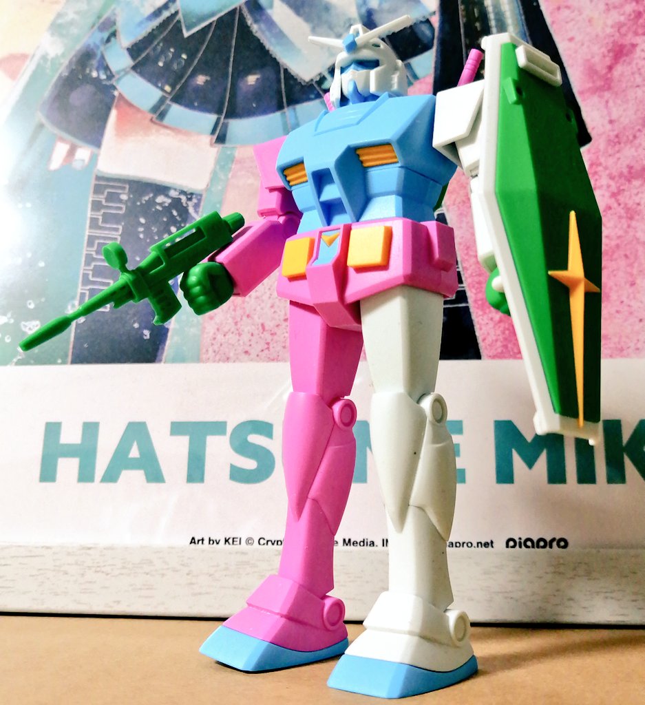 RUNNER'S GATE でオリジナルカラーのガンダム完成✨🎉 塗装なしでこの