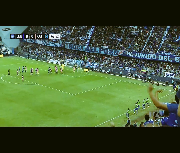AzulyPlomo1929's tweet photo. Si me preguntan qué es el amor,
les diré que tiene nombre:
Club Sport Emelec.

Porque el amor verdadero no se mide en triunfos,
se demuestra permaneciendo siempre.

La hinchada más fiel del Ecuador 🇪🇨⚡💙 https://t.co/D9xIxvGunw