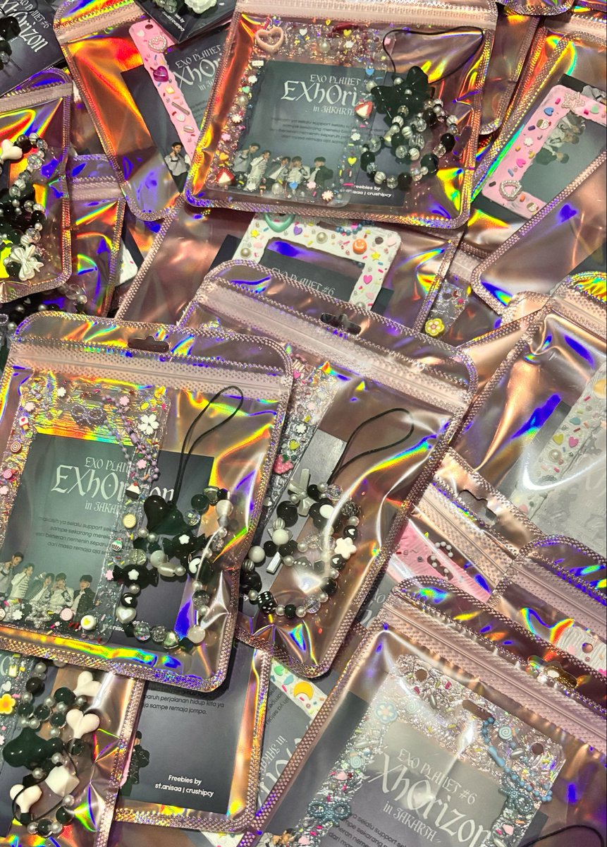 aichaiueoo's tweet photo. ୨ৎ˚⋆ FREEBIES EXOPLANET #6 : EXhorizon JKT 💌 ୨ৎ˚⋆

✦ cahol &amp; phonestrap
✦ RT &amp; Likes are highly appreciated! 
✦ find me &amp; say "hi"⁠
✦ Tag me on instagram if you got one

🗓️ 7th June 2026
 📍  Indonesia Arena

ps. mutualan? i'd love to! https://t.co/amOdr5yx7p