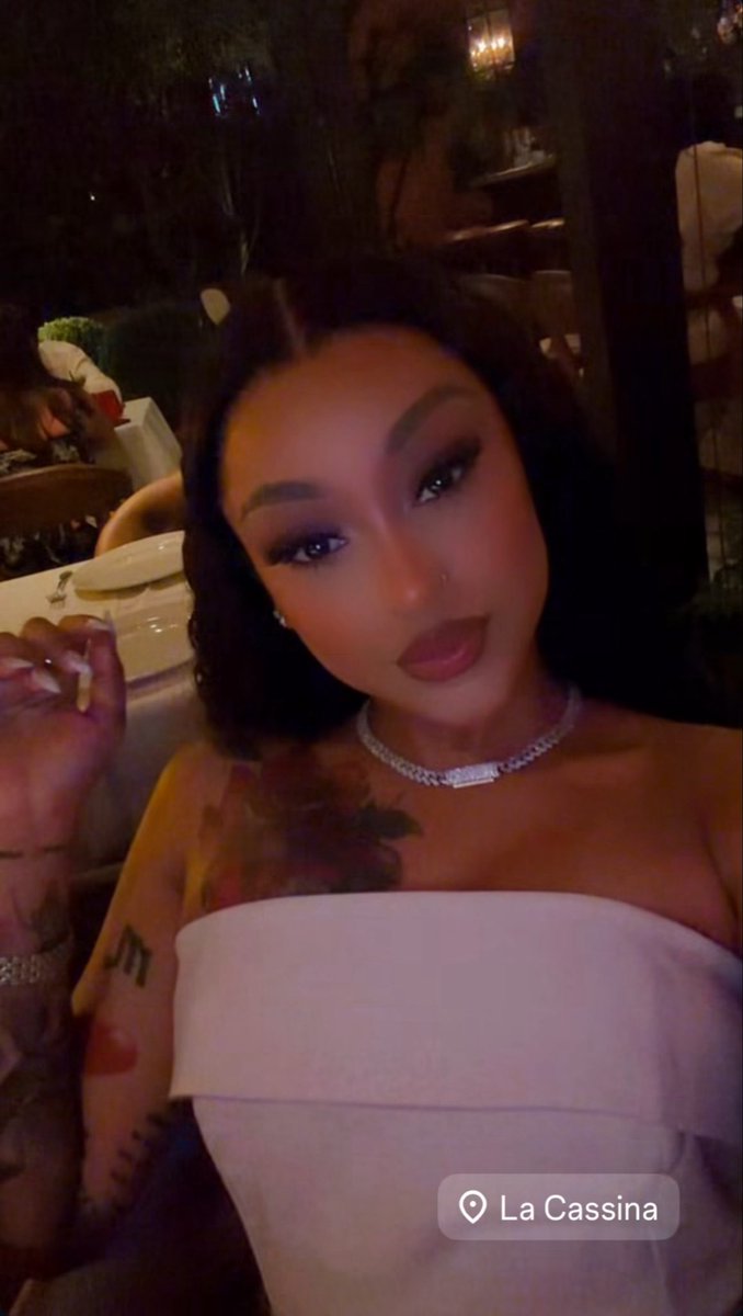 lolllls3s9's tweet photo. Los flows están de vuelta 🤤….🔓💜🪨🦂
#teamperv
#LaCasaDeAlofoke2 https://t.co/Qe5VQDWm96