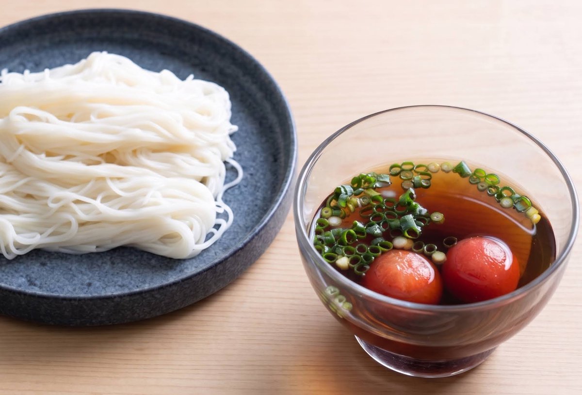 tetsublogorg's tweet photo. そうめんをよく食べる人は...
ミニトマトを...

冷凍してーーーーーーー！！！
冷凍してーーーーーーー！！！
冷凍してーーーーーーー！！！

そうめんつゆに入れると、
氷みたいに冷やせるのに
つゆが薄まらないんです！！！

試してみてね！！！ https://t.co/P3IE3k2lPe