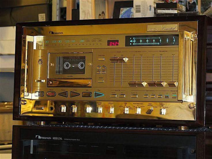 hidehidechang's tweet photo. NAKAMICHI 1000 ZX Limited Edition〜恐ろしくゴールデンやわ‼️ https://t.co/Sw3SGUawmF
