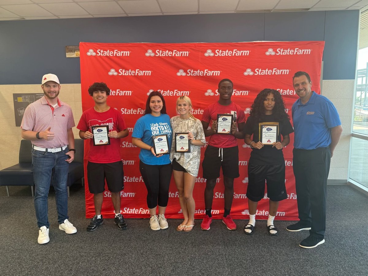 WilsonRanti's tweet photo. The last day of school, I was blessed to receive the State farm award https://t.co/5iqiiMJUud