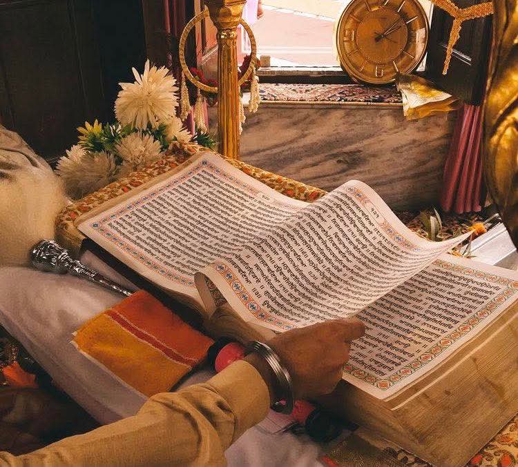 Partapsingh510's tweet photo. ਗਾਵੀਐ ਸੁਣੀਐ ਮਨਿ ਰਖੀਐ ਭਾਉ।। ਦੁਖੁ ਪਰਹਰਿ
ਸੁਖੁ ਘਰਿ ਲੈ ਜਾਇ।। 🙏
#ਵਾਹਿਗੁਰੂ_ਜੀ https://t.co/fS6GSVFQoo