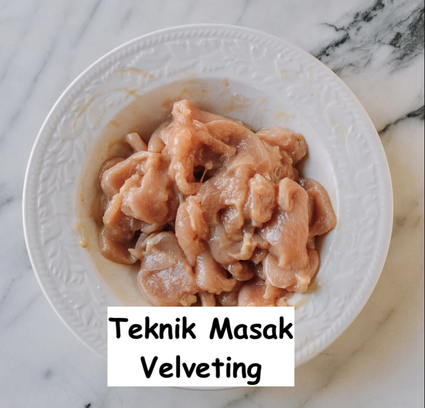 kokobuncis's tweet photo. Pernah gak pesan menu tumisan sapi atau ayam di restoran Chinese food, terus pas digigit dagingnya lembut banget, juicy, dan teksturnya licin kayak sutra? Rahasianya bukan di kualitas daging mahal, melainkan di teknik legendaris bernama velveting. https://t.co/byFIbn3jko