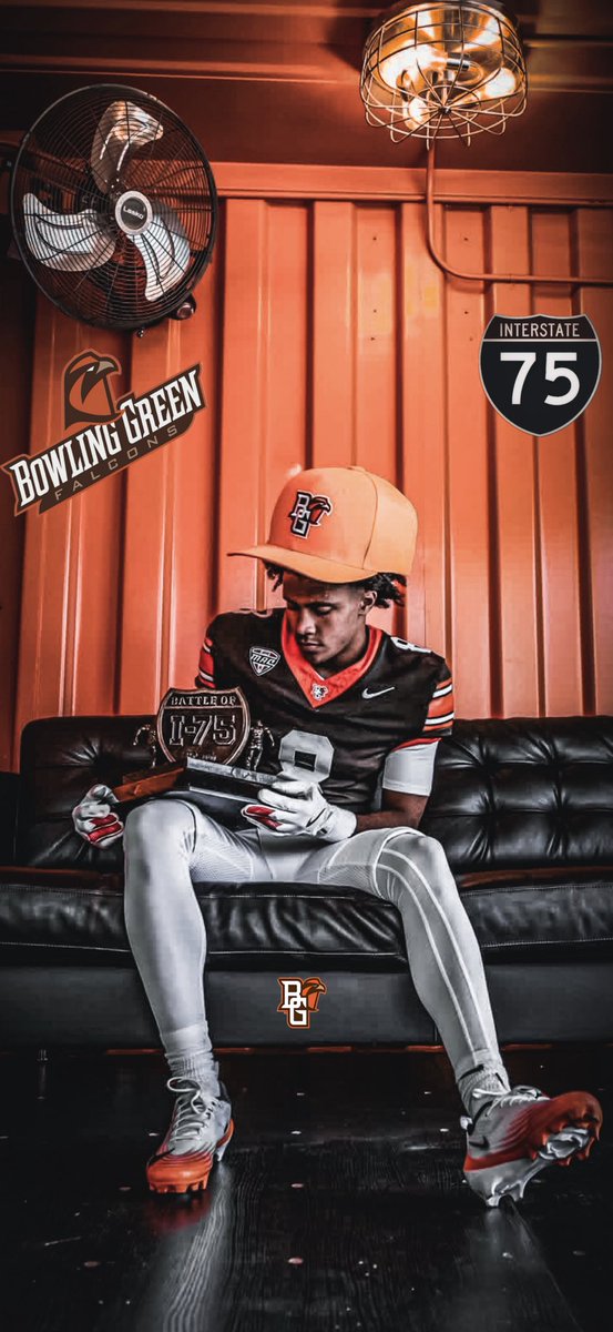 DavidLColemanJ2's tweet photo. @BG_Football 😤……
@Royals__FB @JeffConawayTFA @Rod121Lindsey @cmitchell2284 @Coach_JGill @ZBlostein247 @Andrew_Ivins @JohnGarcia_Jr @DanLaForestFB @RealNews102 https://t.co/OUfrgUNzK1