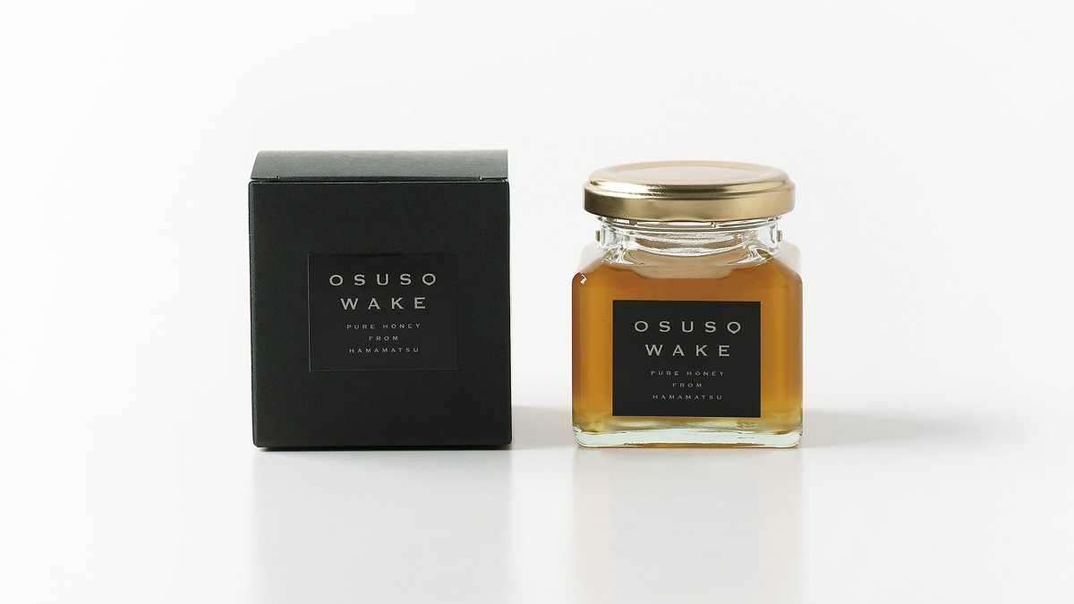 vdesignoffice's tweet photo. 株式会社秀商 様

「OSUSOWAKE 〜おすそわけ〜」のパッケージとリーフレットを制作しました🍯 https://t.co/we3L9cK1ms