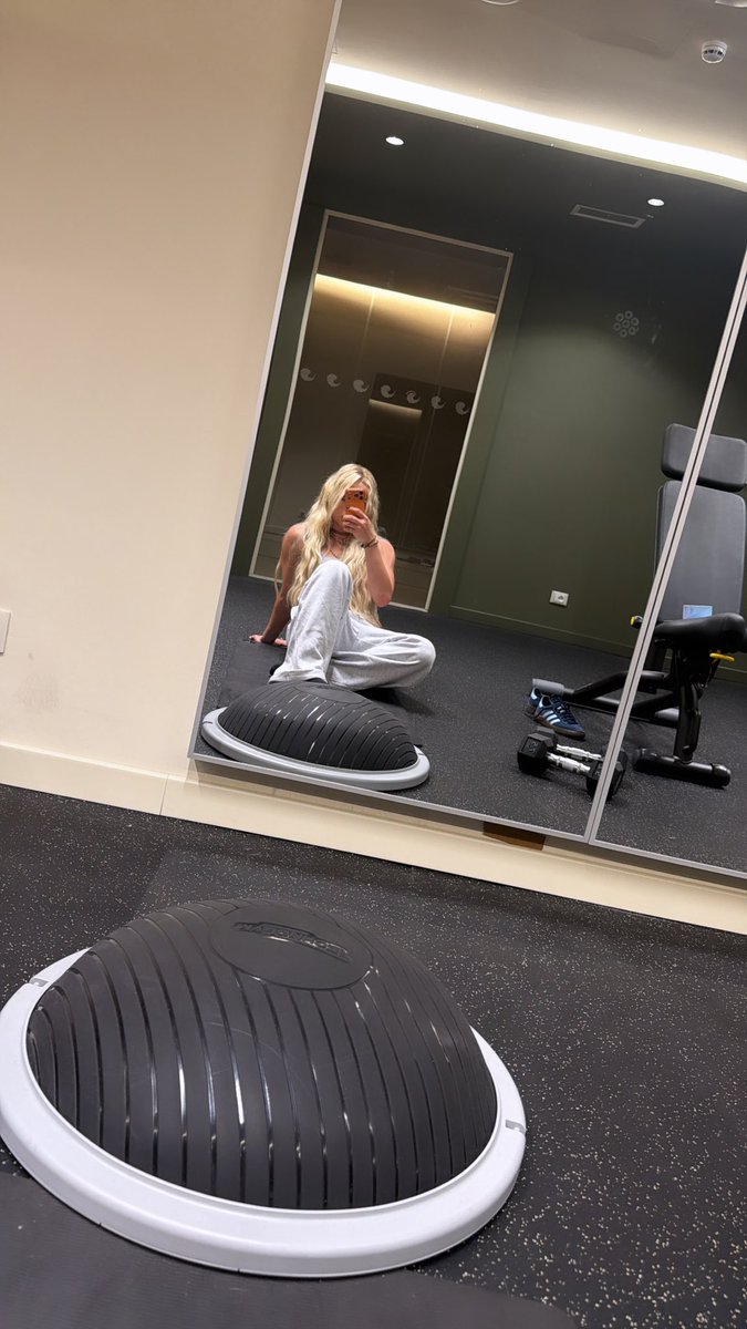 LIV Morgan tweet media