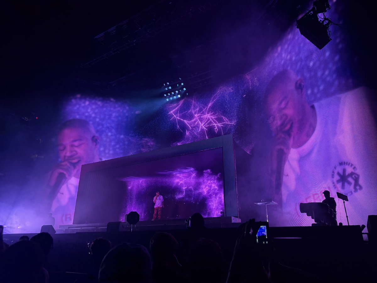zeltronOW's tweet photo. @KiDCuDi  rate my photography skills 🥹✌🏻thank you for the amazing show and music. I’ve always been able to turn to your music to help me whenever I needed it. Tour again soon pls https://t.co/gyvto2CDoU
