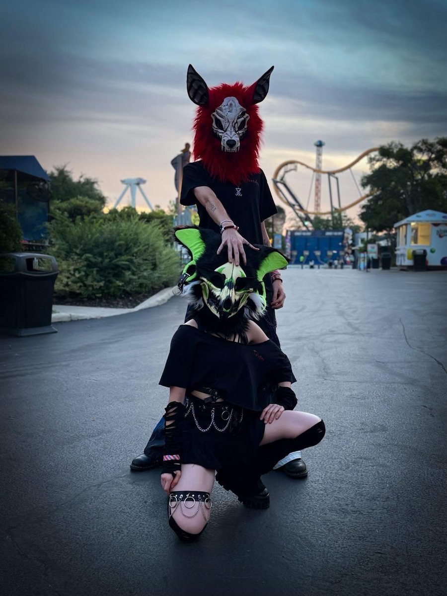 AsmoBrem's tweet photo. Part 2 of mine and @ii_nkyy photo shoot!! #Furrys #Hellhounds #Skulldogs https://t.co/DXufK4MLvR