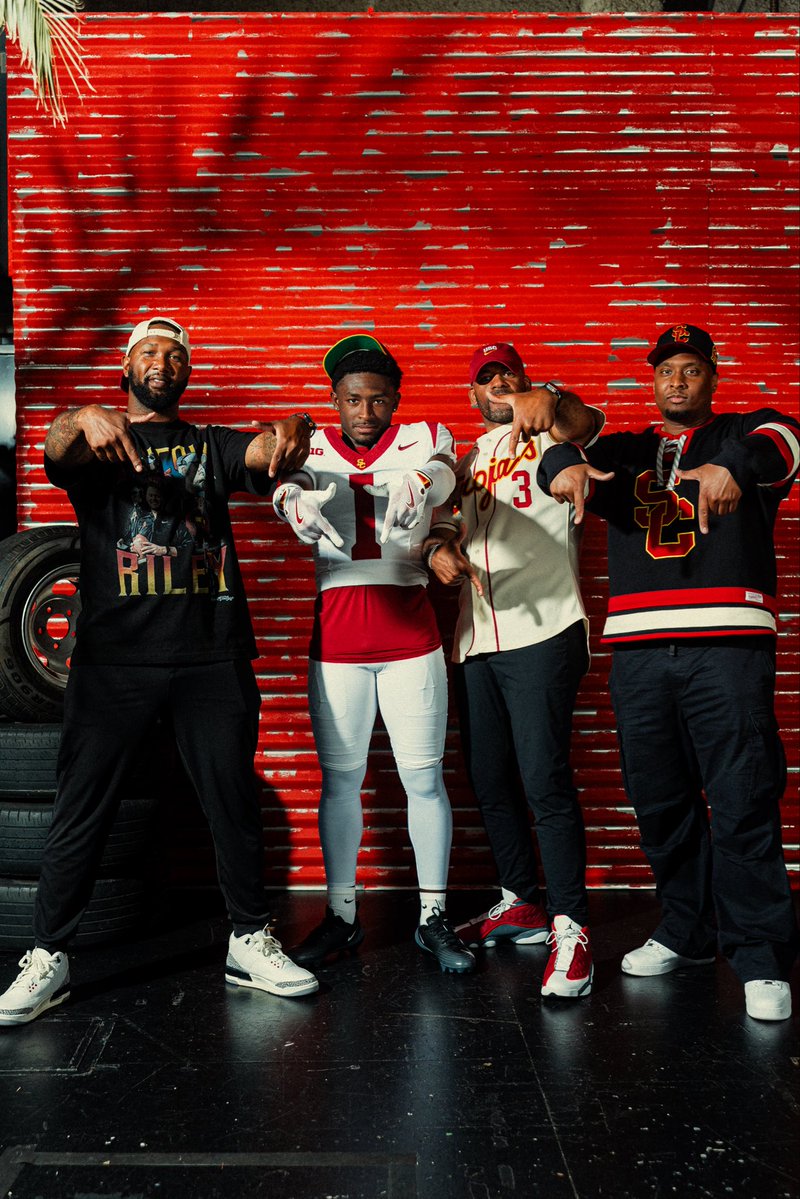 JavonVital2027's tweet photo. Boot boyz to LA finna be crazy ❤️💛 https://t.co/060gZMNboa