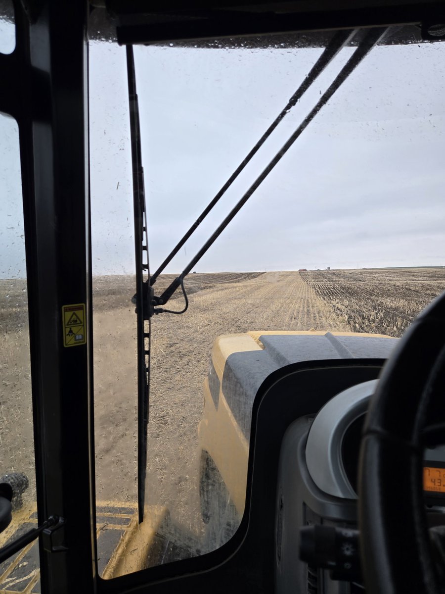sixpackfarms's tweet photo. Me and the dog are calling it job  done. Every year has its challenges, being too dry wasnt it so far this year. Feels weird but I like it. https://t.co/197NlcPBe0