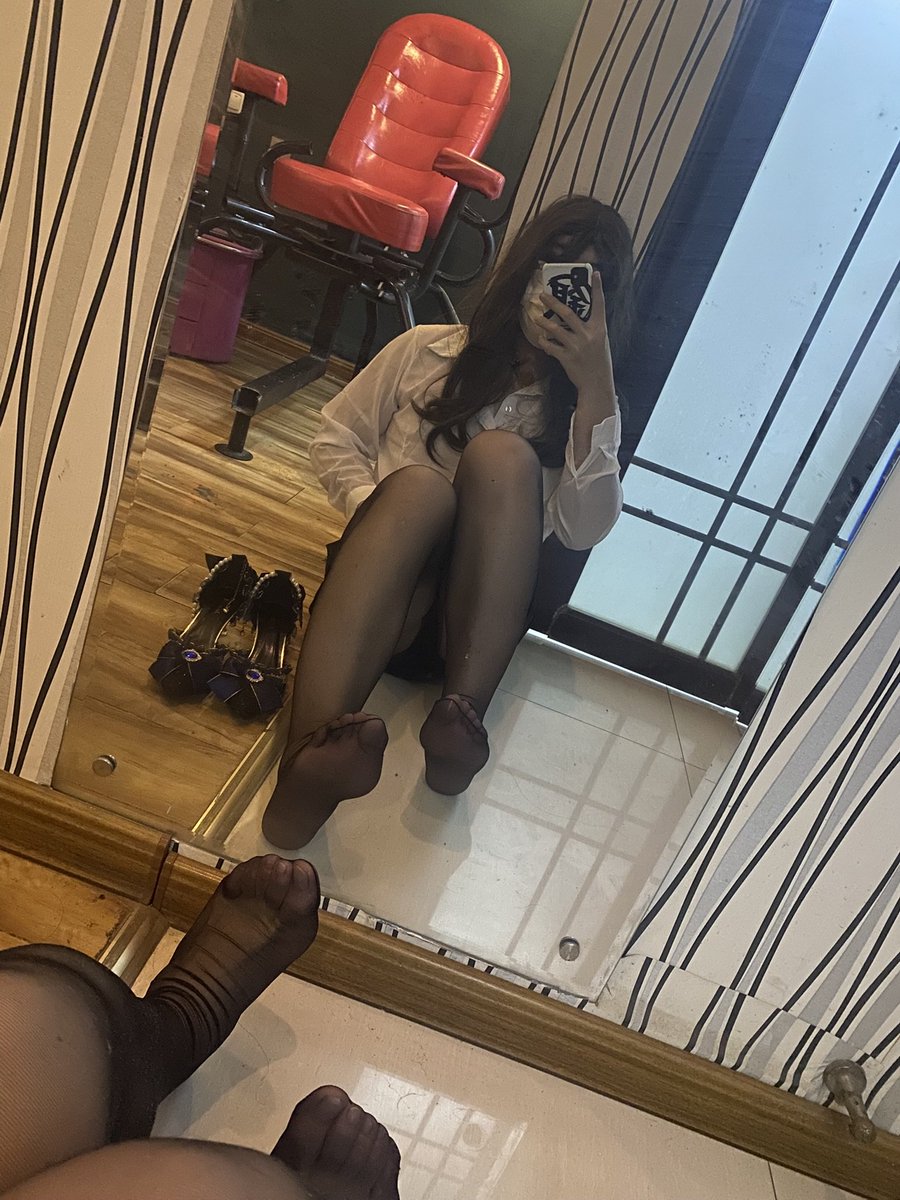 cd__iva's tweet photo. 感觉坐着好上镜
#伪娘 #男娘 #男の娘 #黑丝 #美腿 #足 https://t.co/TZL7nbhiUn