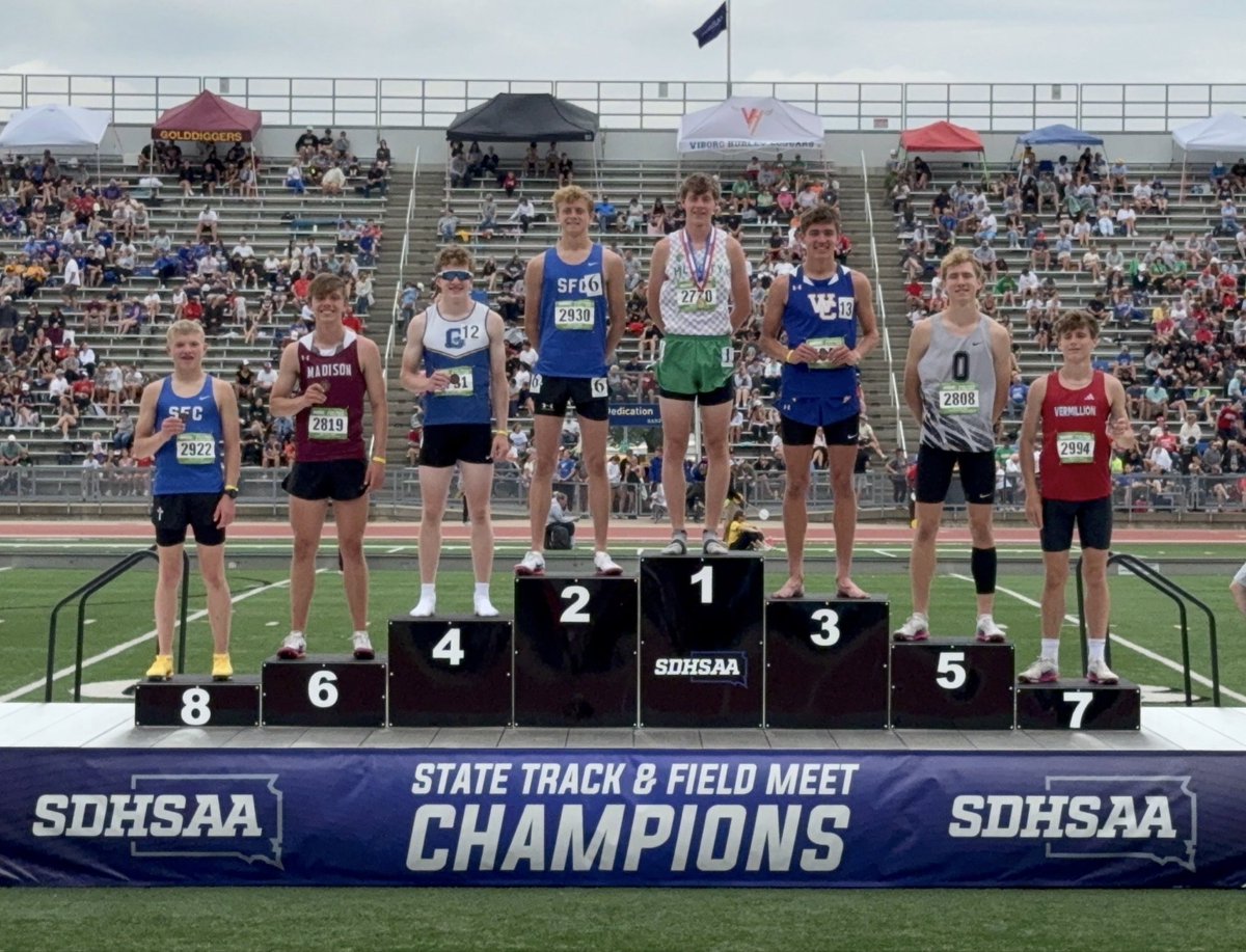 Cartersiemonsma's tweet photo. State Track Meet this past weekend! Finished 4th in the open 800 with a school record time of 1:57.56, 4th in the mile with a time of 4:29.54, 4th in the 4x800 with a school record time, and 6th in the medley with a school record. Junior year complete, can’t wait for next year! https://t.co/QM56slLDSc